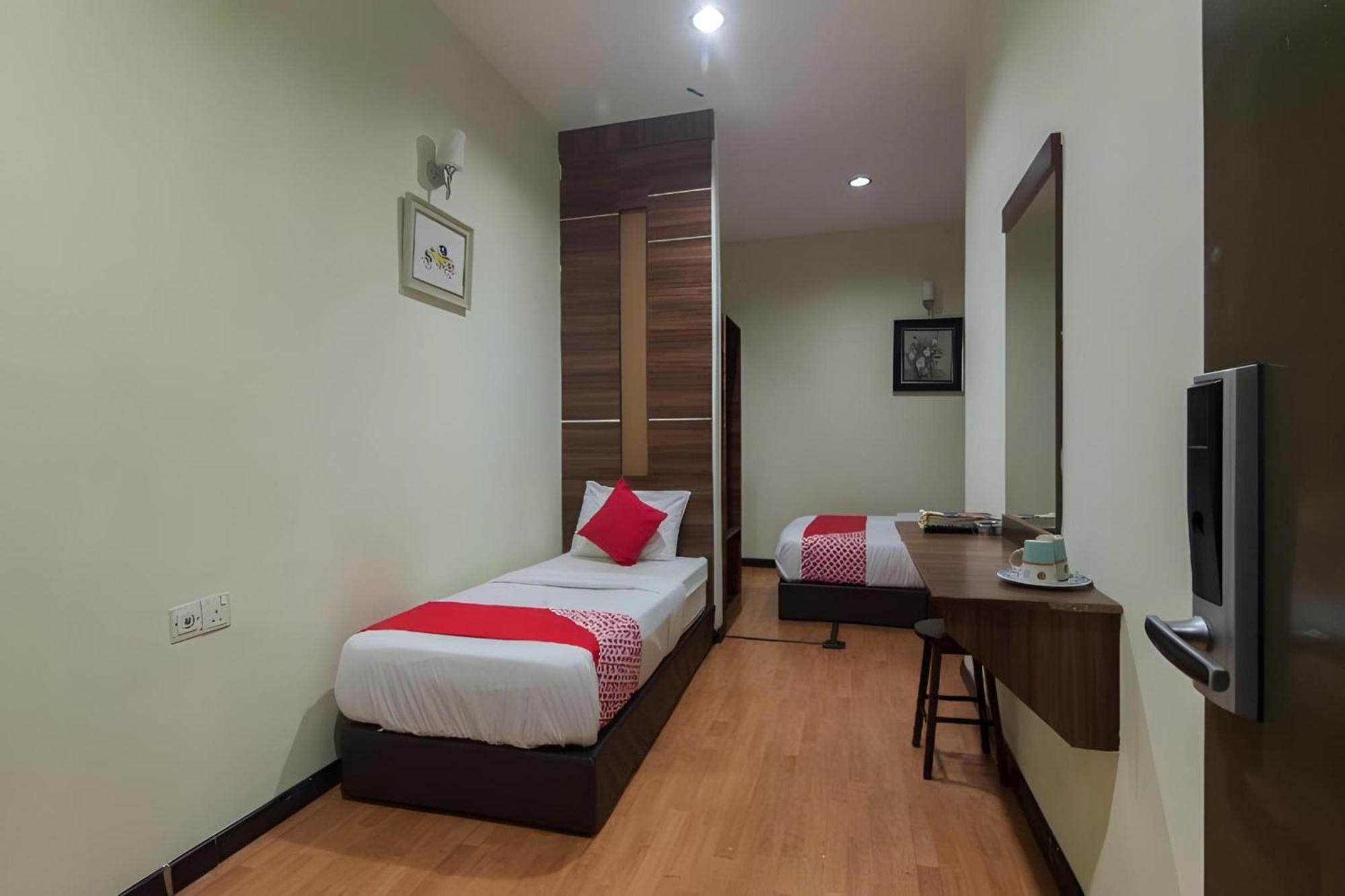 Capital O 812 Hotel Smc Seksyen 13 莎阿南 外观 照片