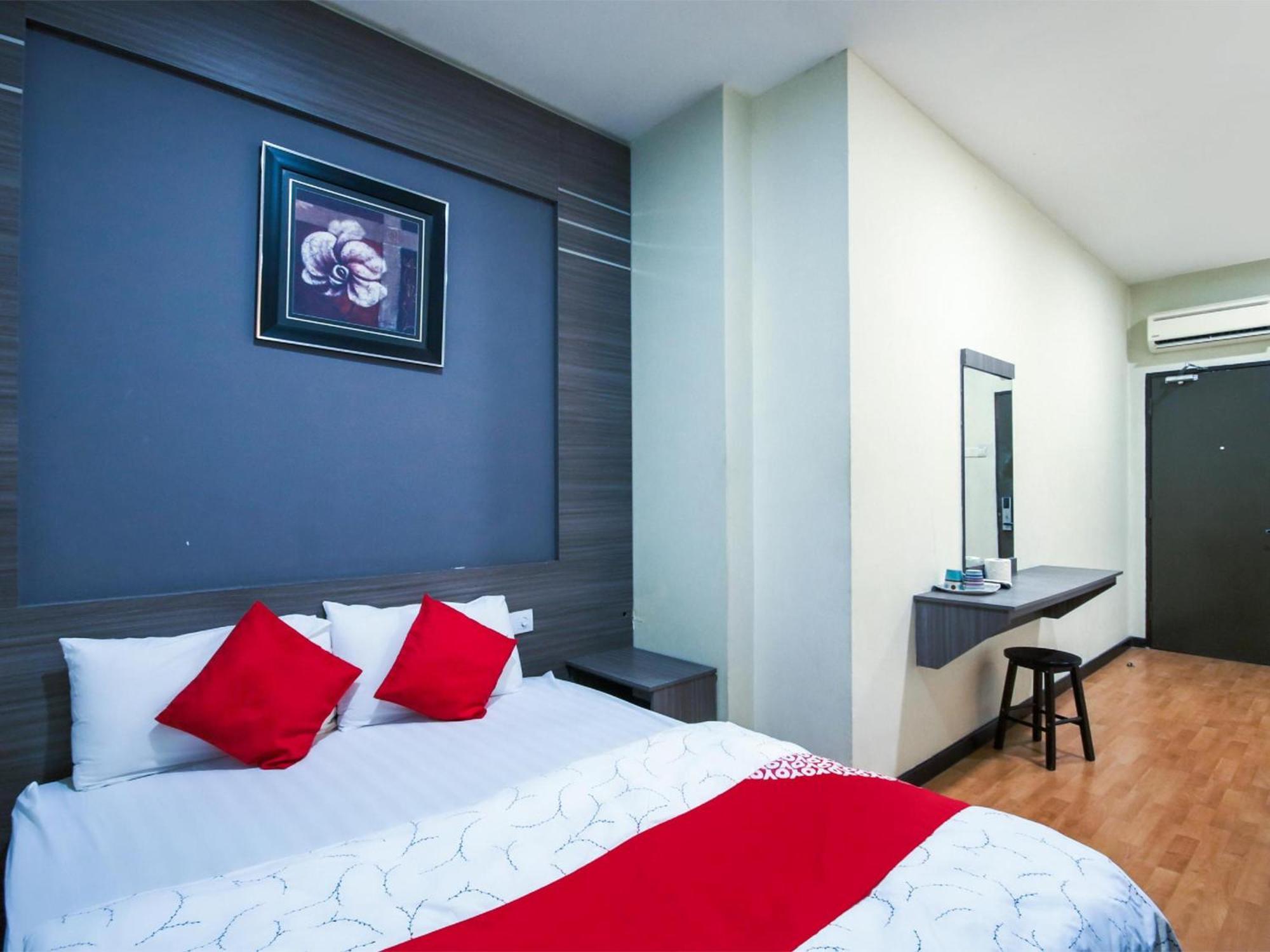 Capital O 812 Hotel Smc Seksyen 13 莎阿南 外观 照片