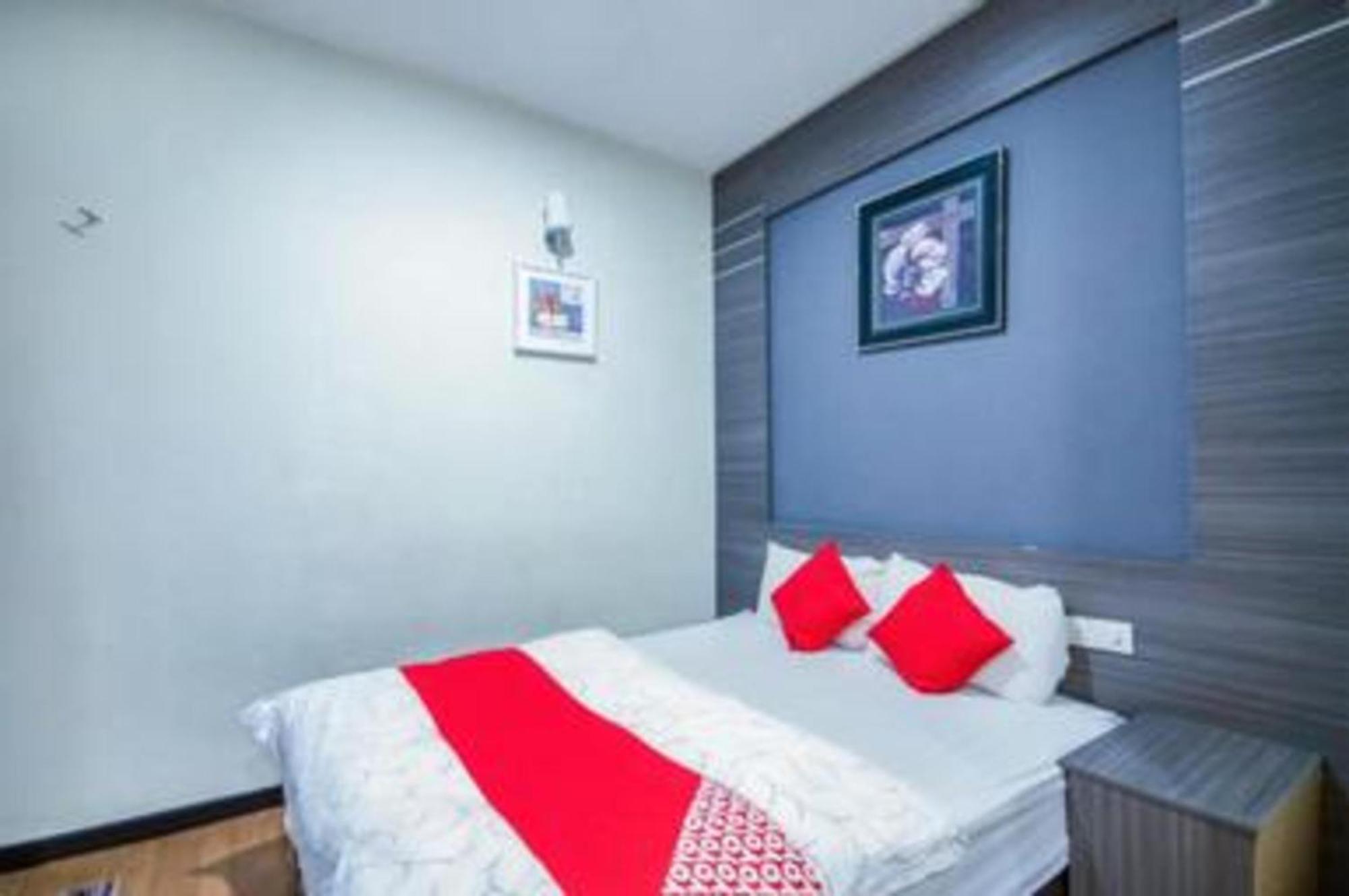 Capital O 812 Hotel Smc Seksyen 13 莎阿南 外观 照片