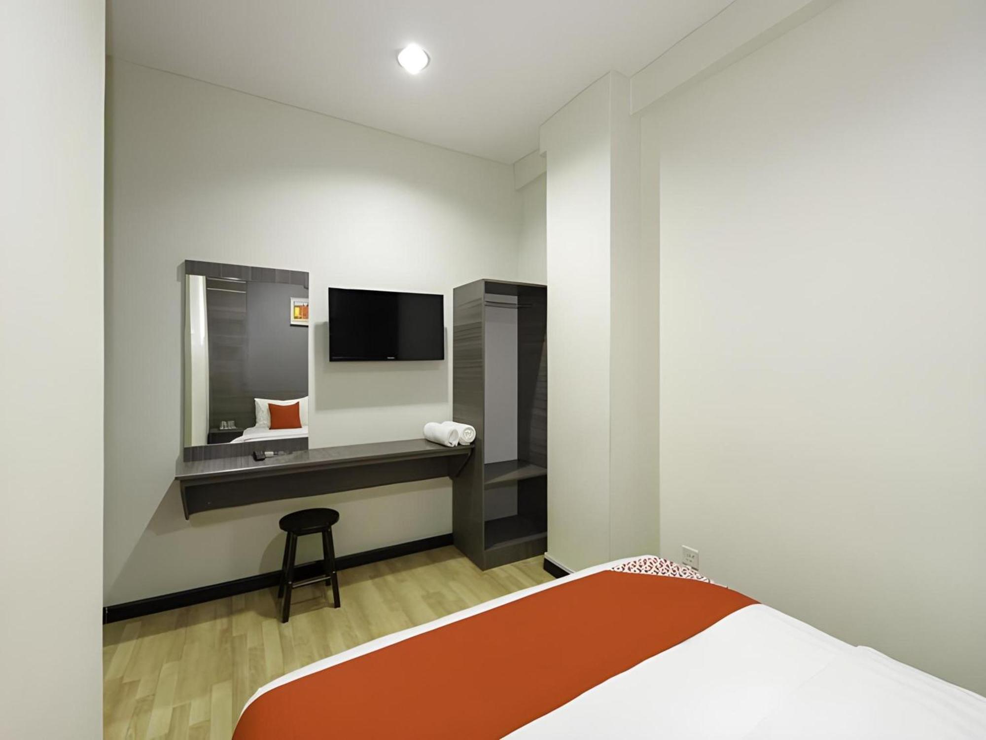 Capital O 812 Hotel Smc Seksyen 13 莎阿南 外观 照片