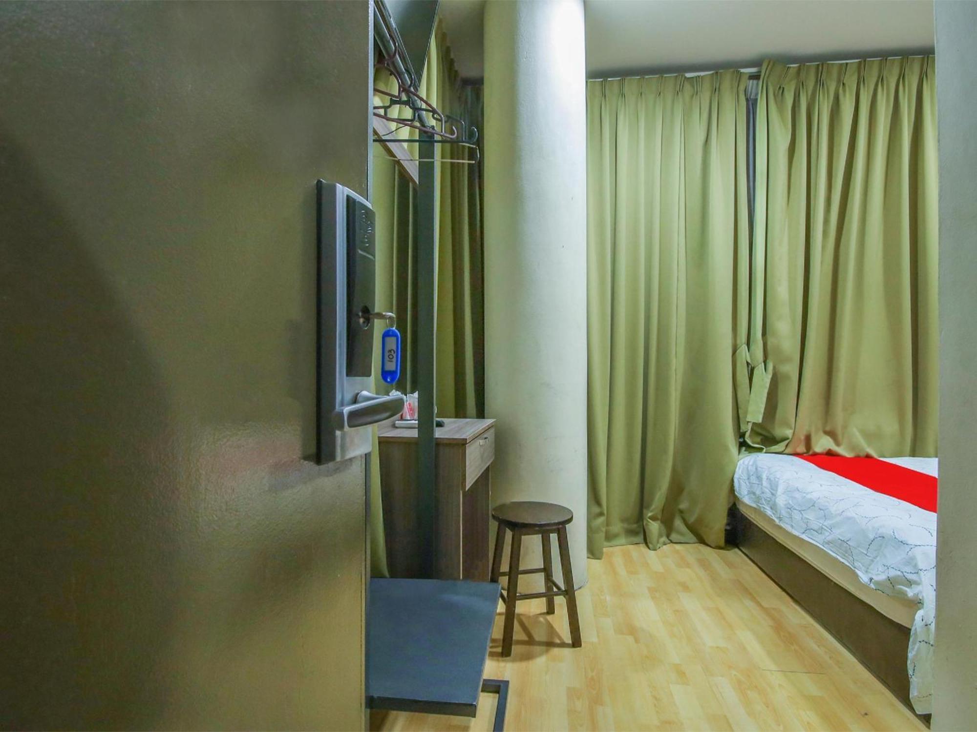 Capital O 812 Hotel Smc Seksyen 13 莎阿南 外观 照片