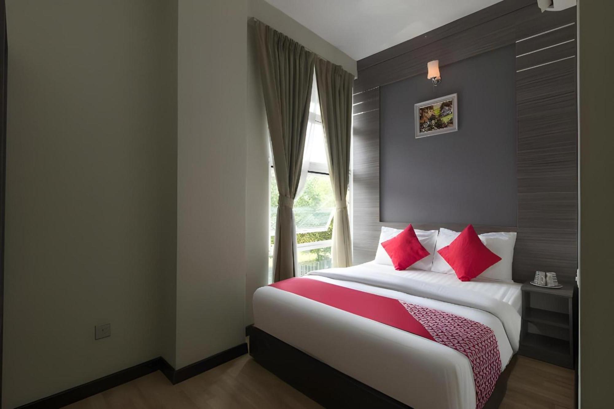 Capital O 812 Hotel Smc Seksyen 13 莎阿南 外观 照片