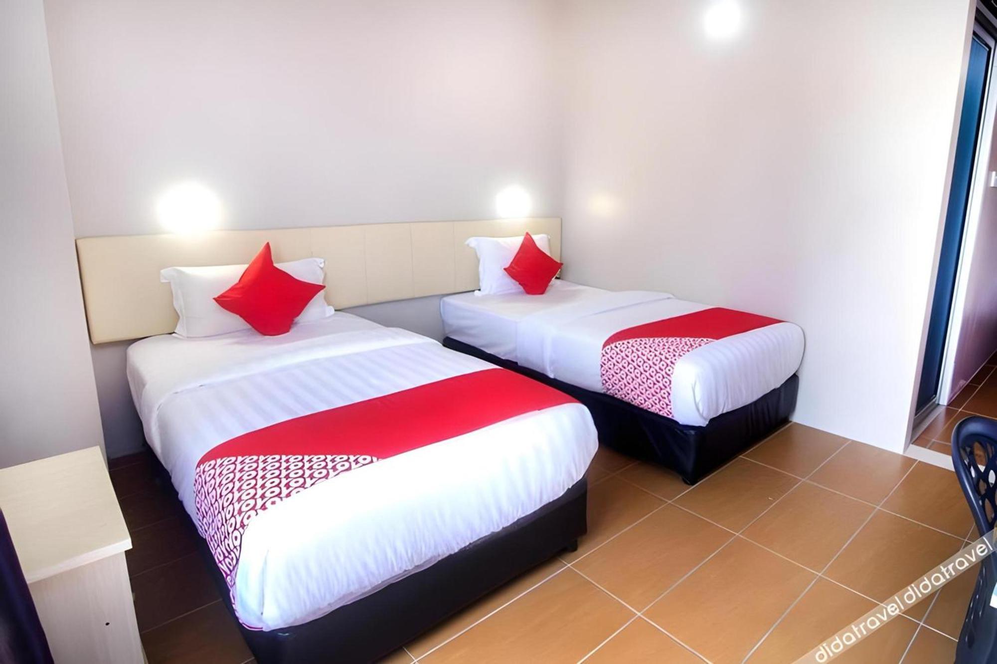 Capital O 812 Hotel Smc Seksyen 13 莎阿南 外观 照片
