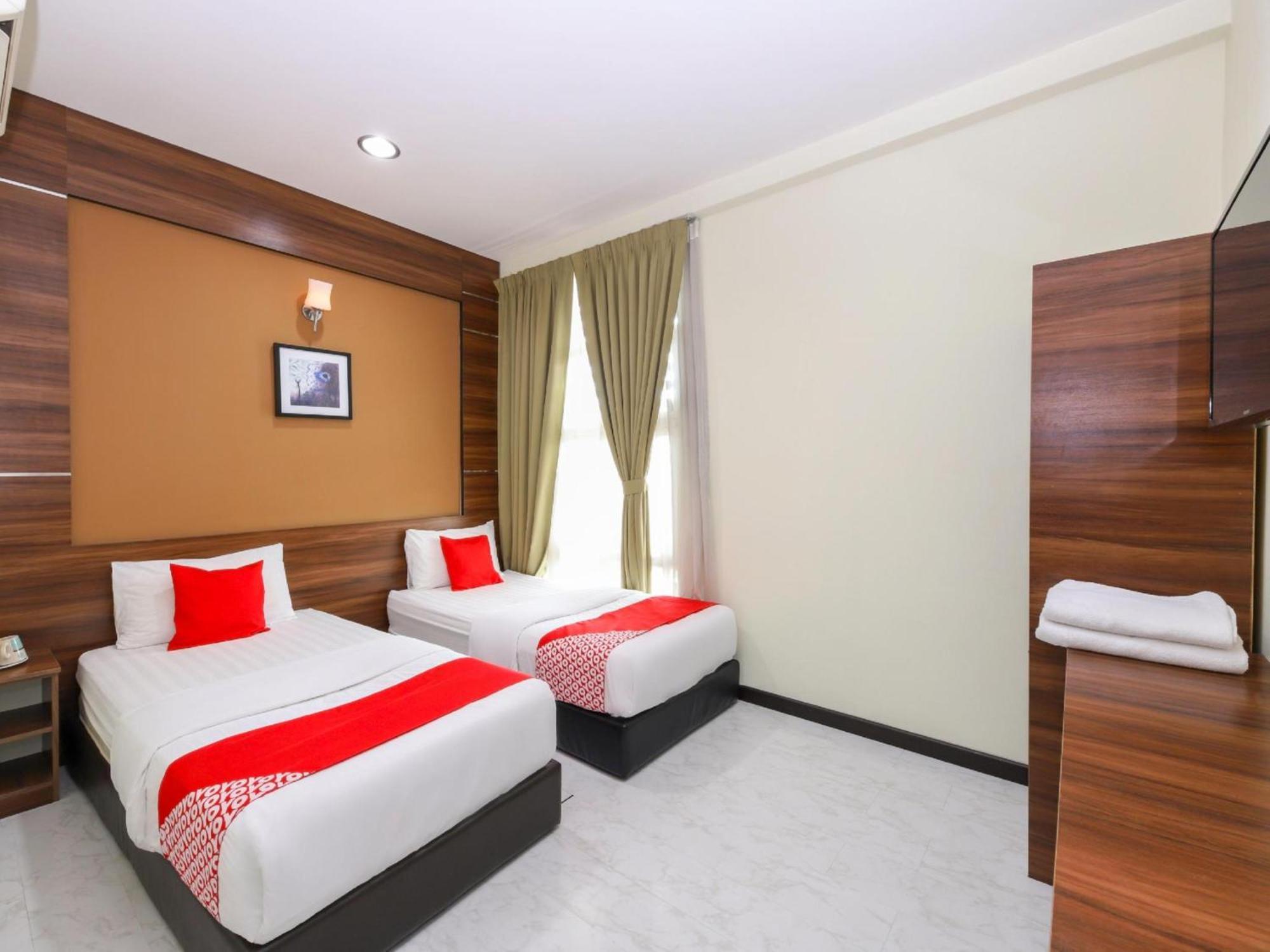 Capital O 812 Hotel Smc Seksyen 13 莎阿南 外观 照片