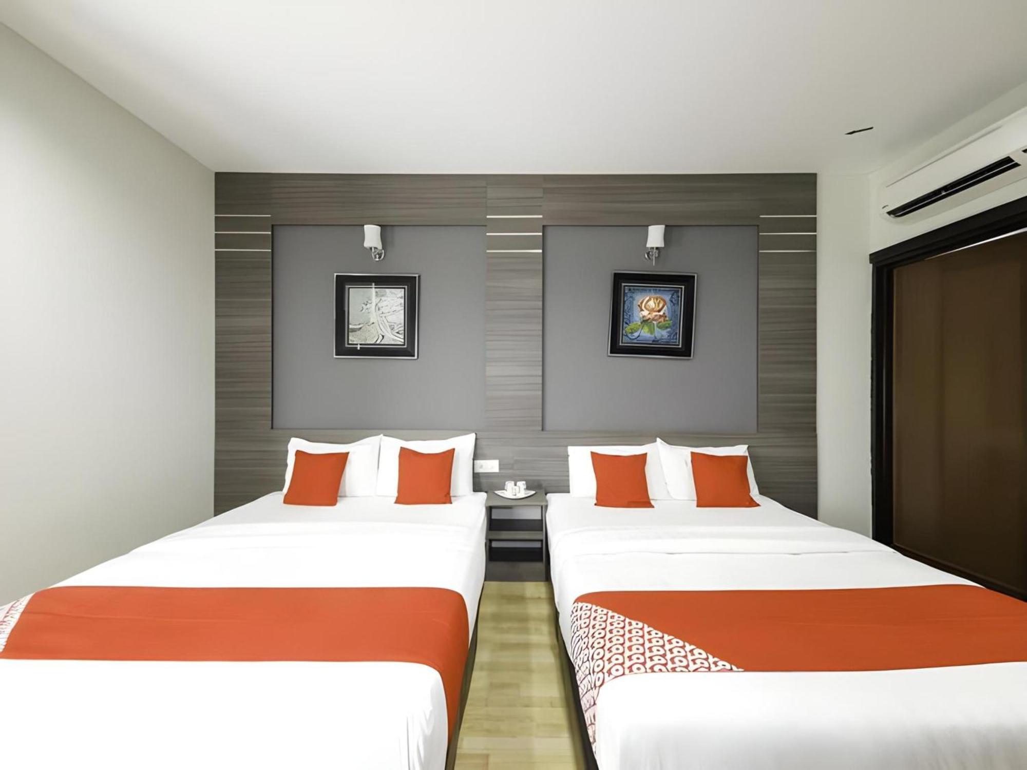 Capital O 812 Hotel Smc Seksyen 13 莎阿南 外观 照片