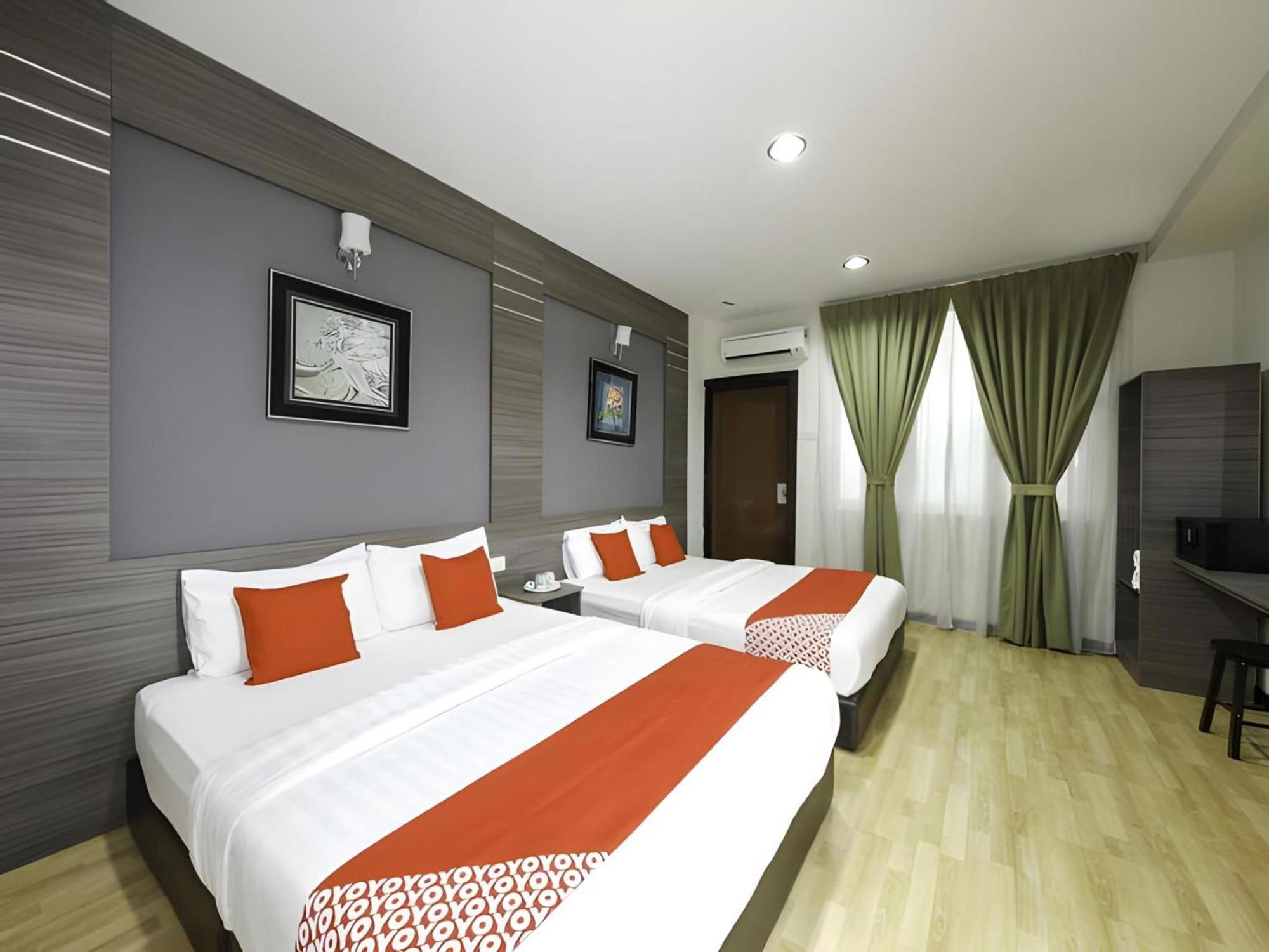 Capital O 812 Hotel Smc Seksyen 13 莎阿南 外观 照片