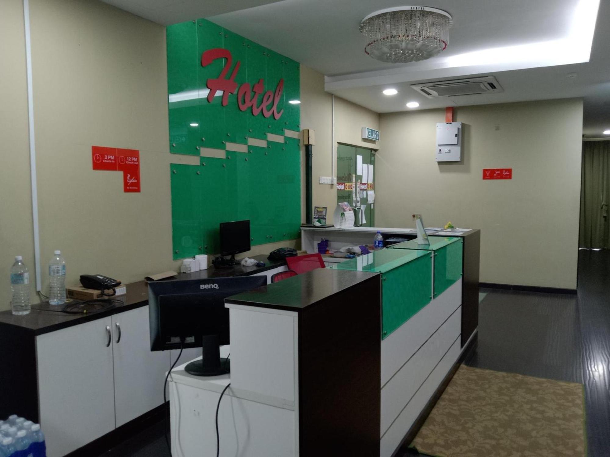 Capital O 812 Hotel Smc Seksyen 13 莎阿南 外观 照片