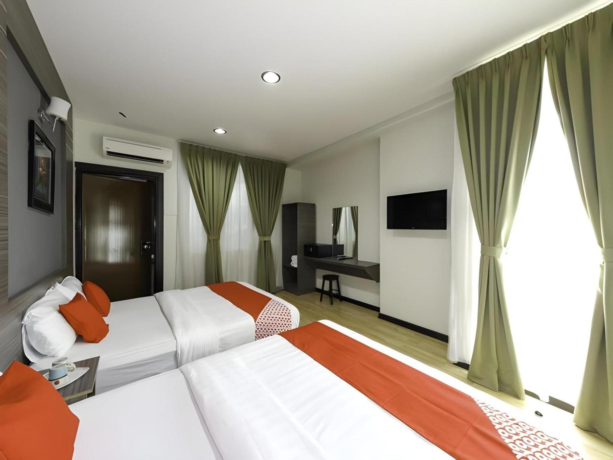 Capital O 812 Hotel Smc Seksyen 13 莎阿南 外观 照片