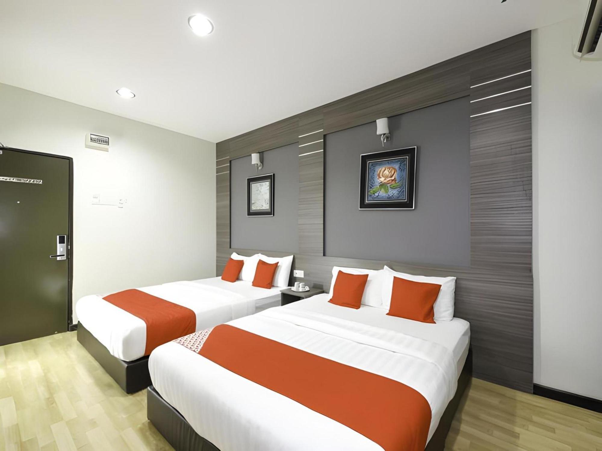Capital O 812 Hotel Smc Seksyen 13 莎阿南 外观 照片